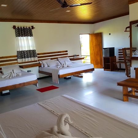 Eco Hotel Black & White - Anuradhapura Михинтейл Екстериор снимка