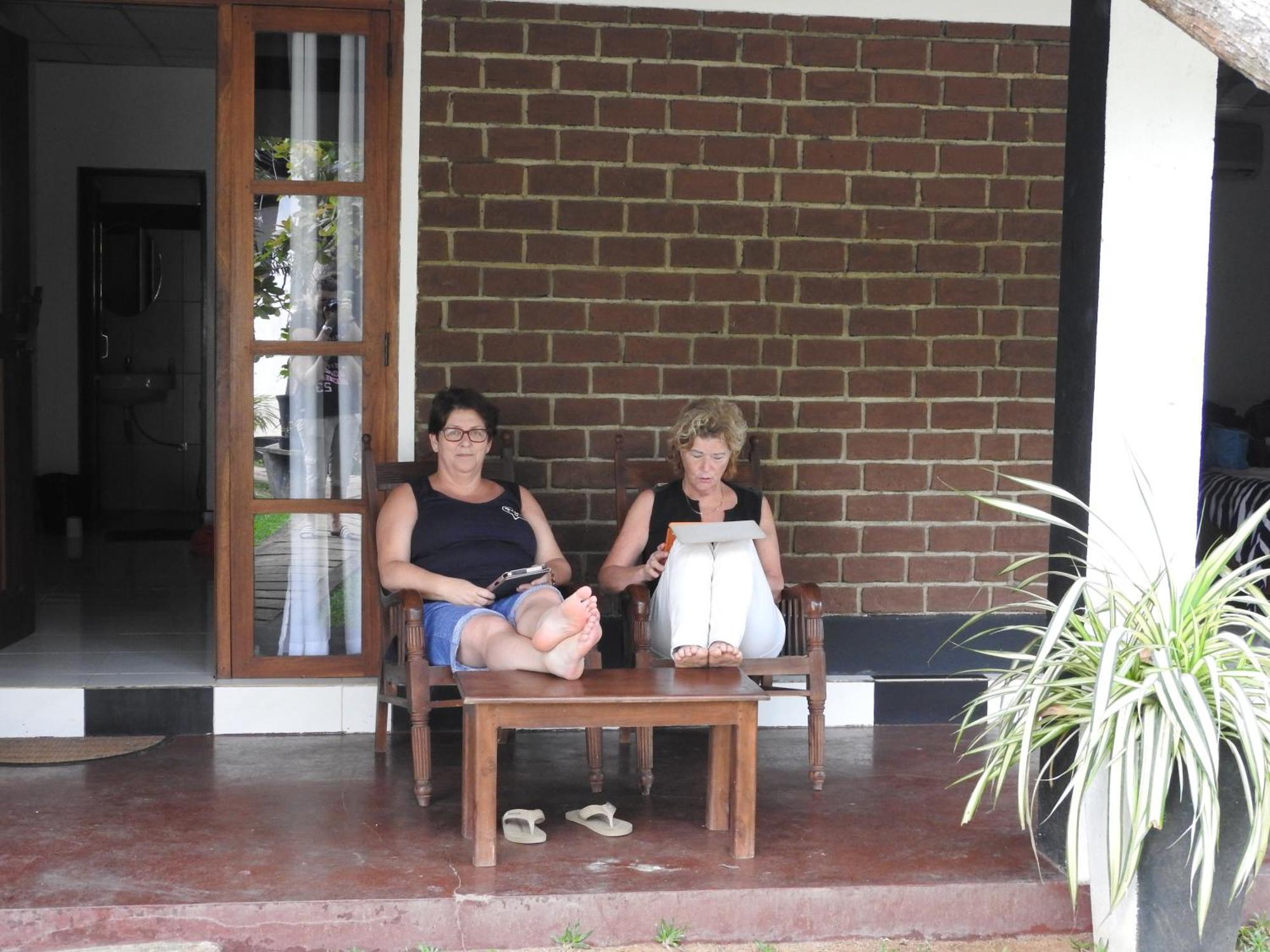 Eco Hotel Black & White - Anuradhapura Михинтейл Екстериор снимка