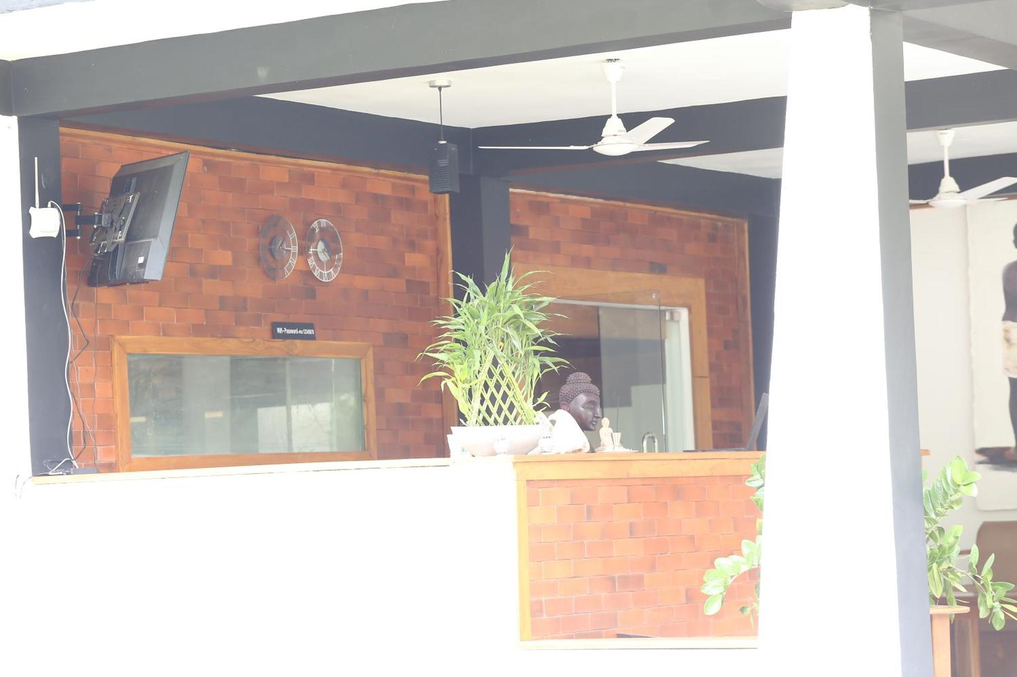 Eco Hotel Black & White - Anuradhapura Михинтейл Екстериор снимка