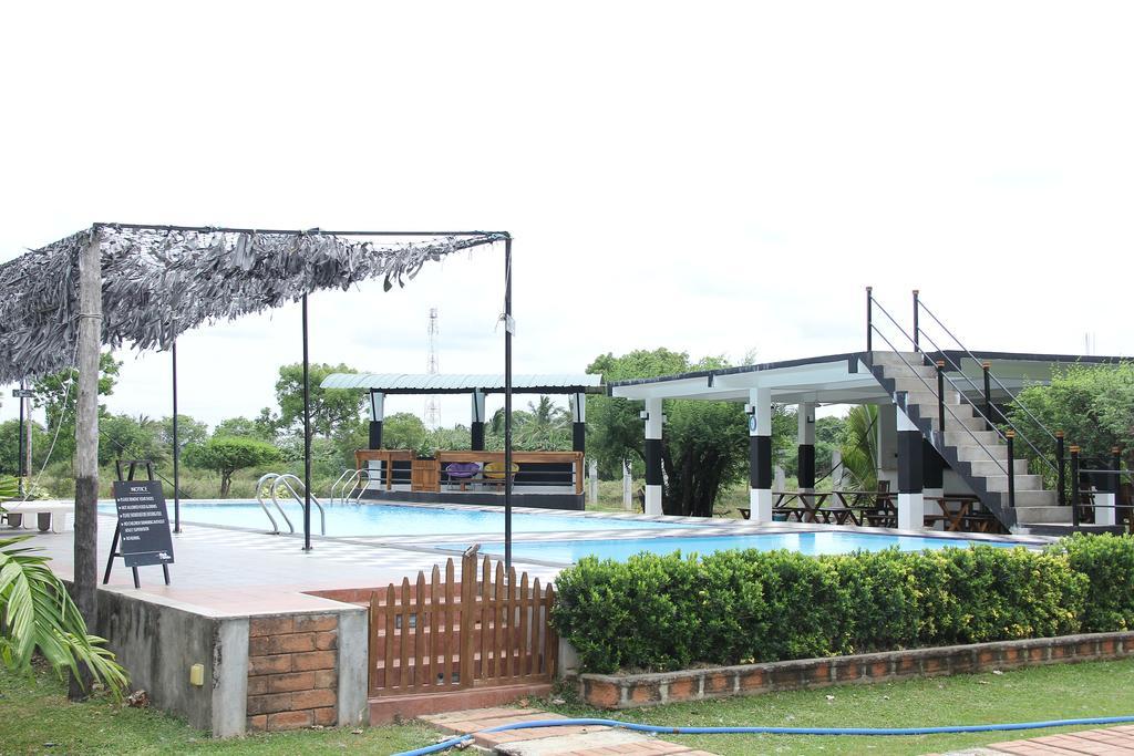 Eco Hotel Black & White - Anuradhapura Михинтейл Екстериор снимка