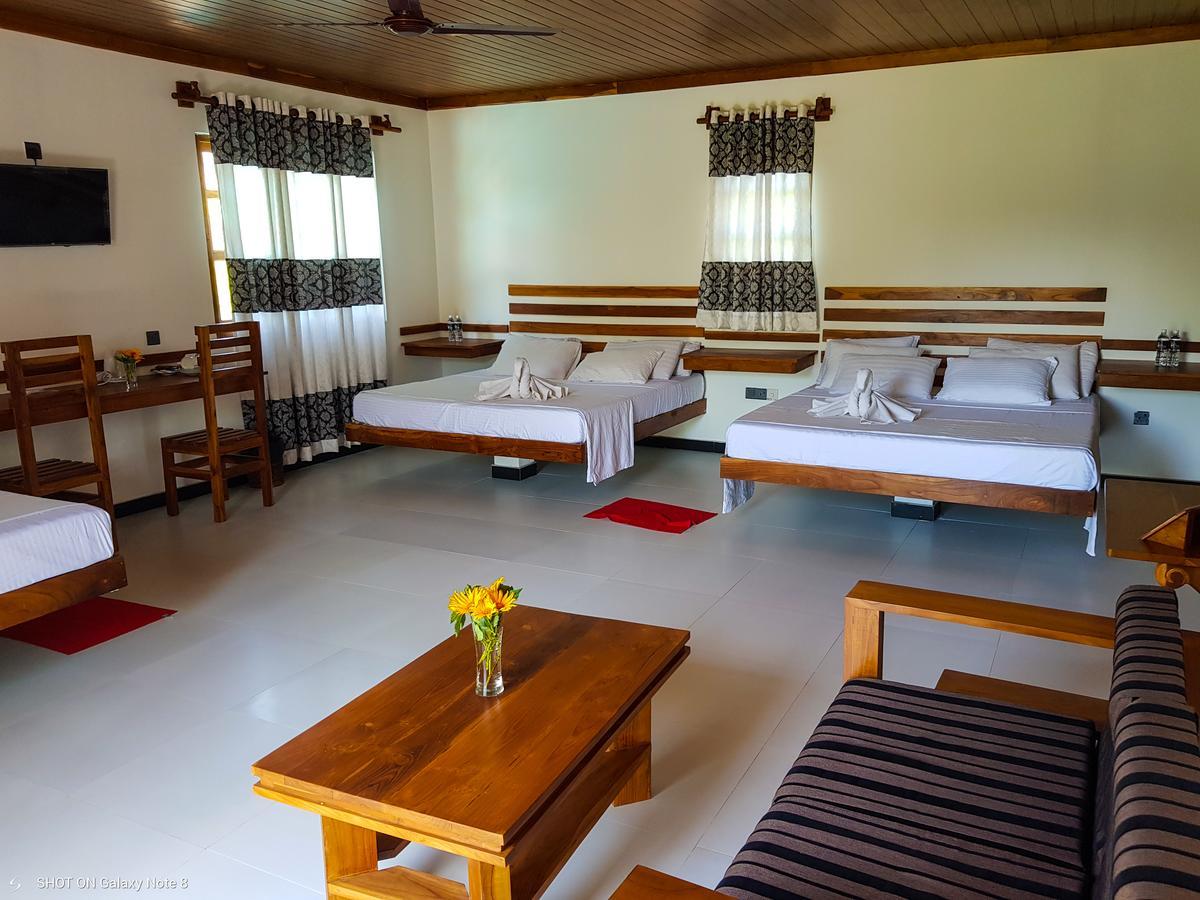 Eco Hotel Black & White - Anuradhapura Михинтейл Екстериор снимка